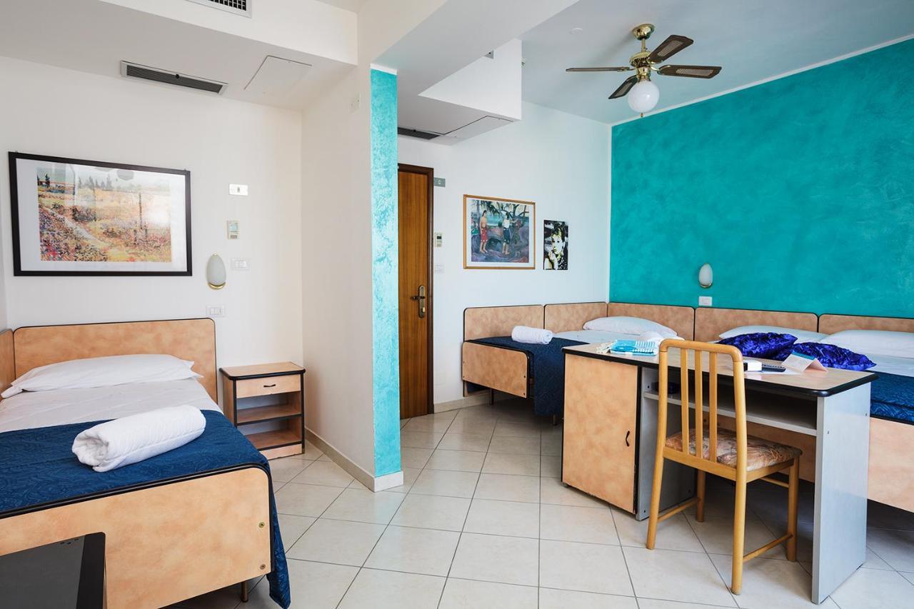 Hotel Albatros Римини Экстерьер фото