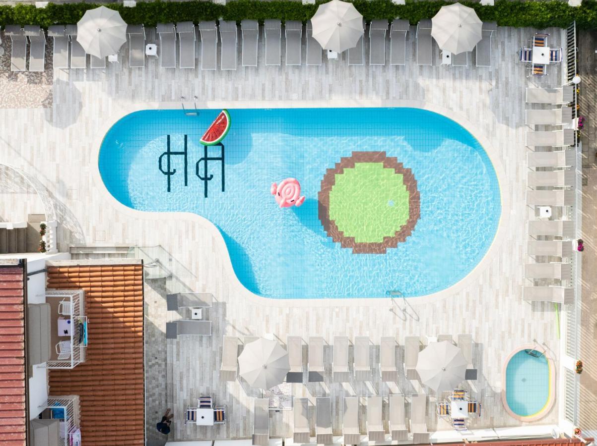 Hotel Albatros Римини Экстерьер фото