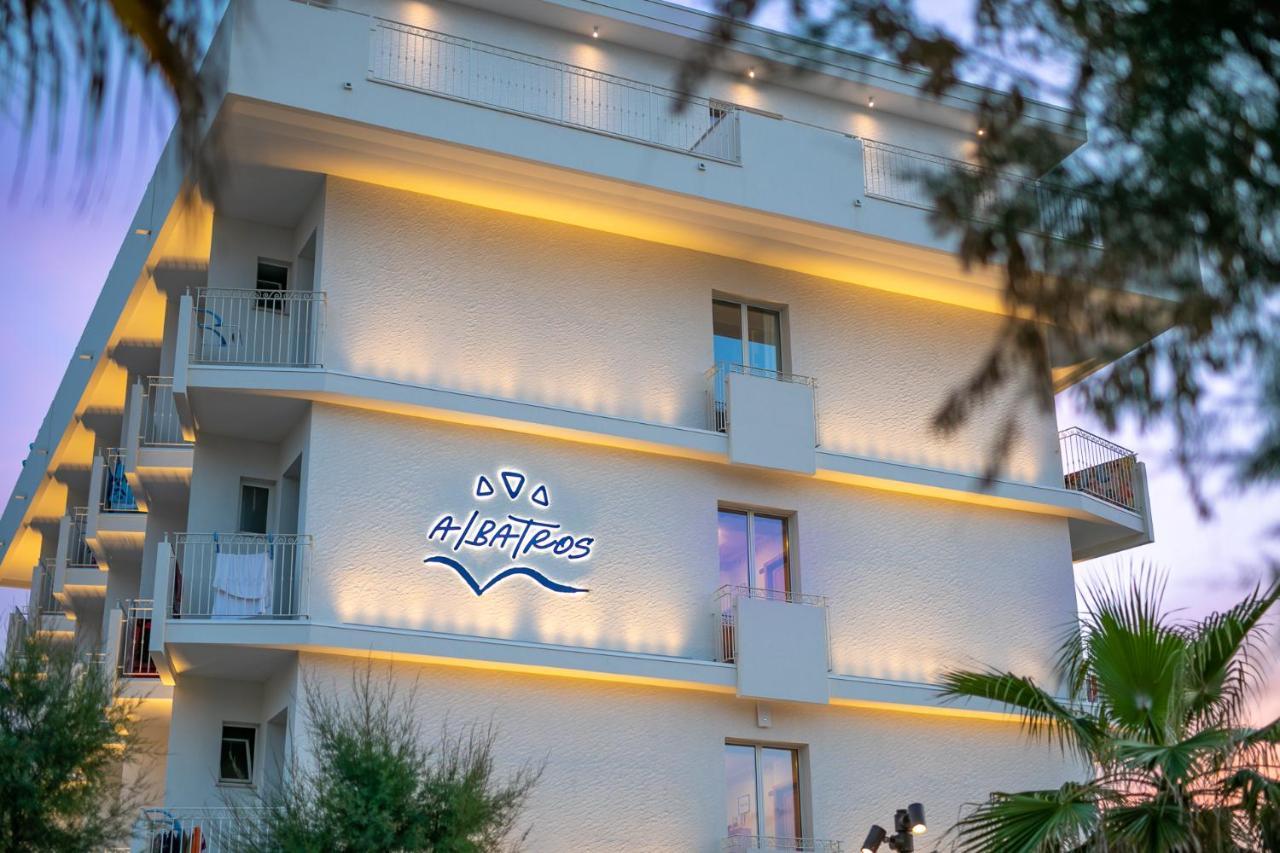 Hotel Albatros Римини Экстерьер фото